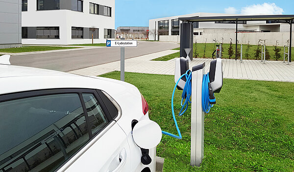 Voiture électrique en charge sur le site SIKO à Bad Krozingen