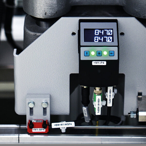 AP10S position indicator by SIKO with magnetic sensor for monitored linear adjustment