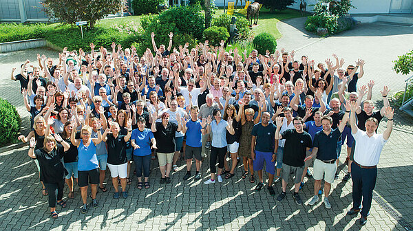 Dipendenti SIKO in una foto di gruppo presso la sede di Buchenbach