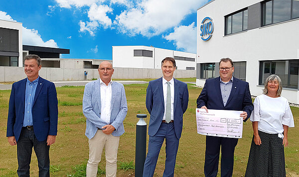 Donation check handover at Bad Krozingen location