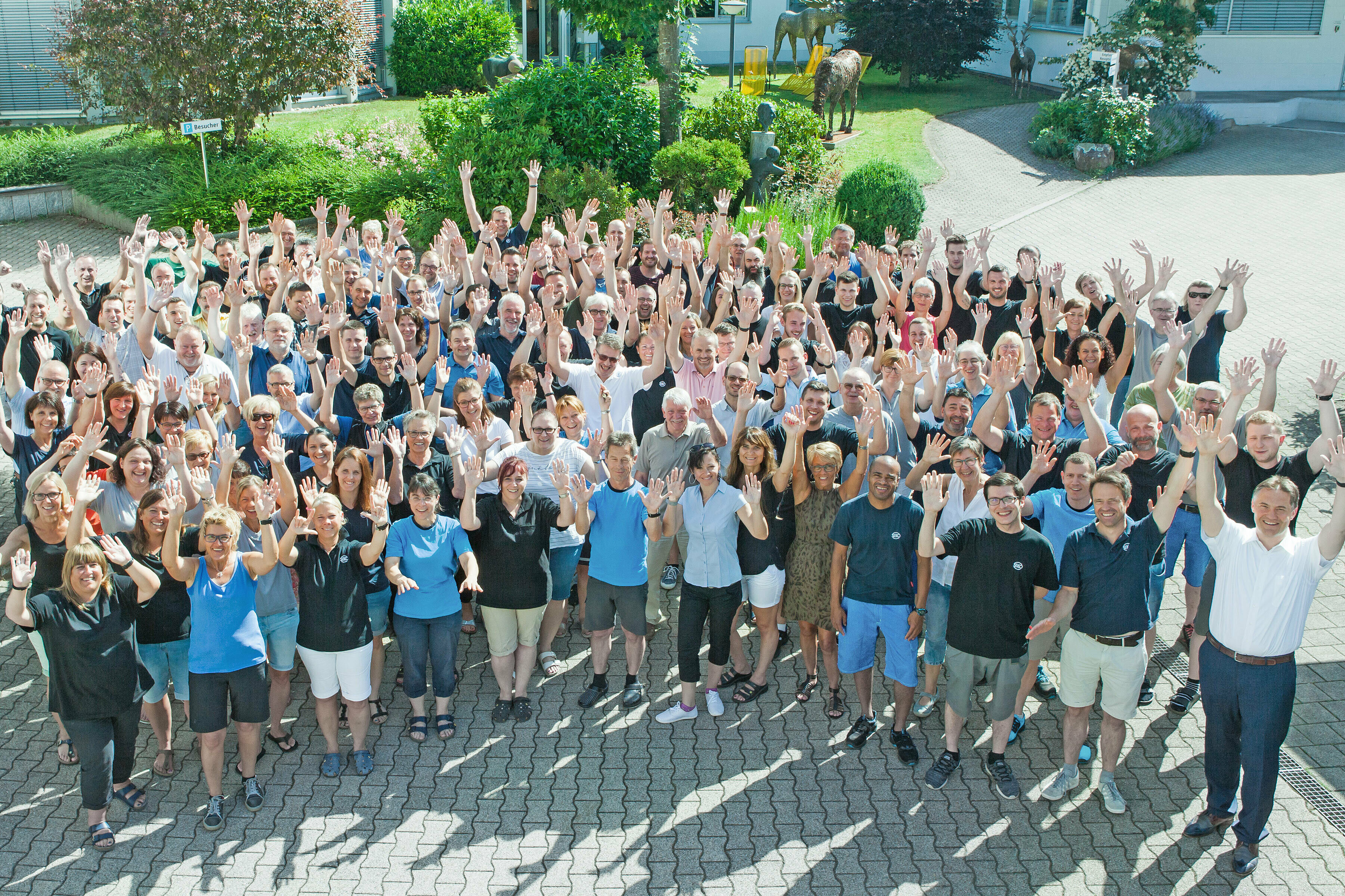 Photo de groupe des employés de SIKO au site de Buchenbach