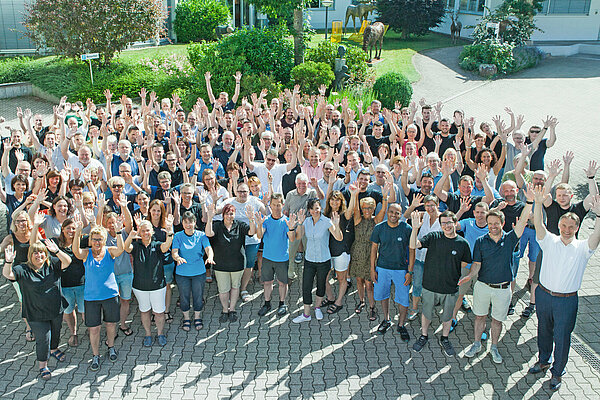 Gruppenbild der SIKO Mitarbeiter am Standort in Buchenbach