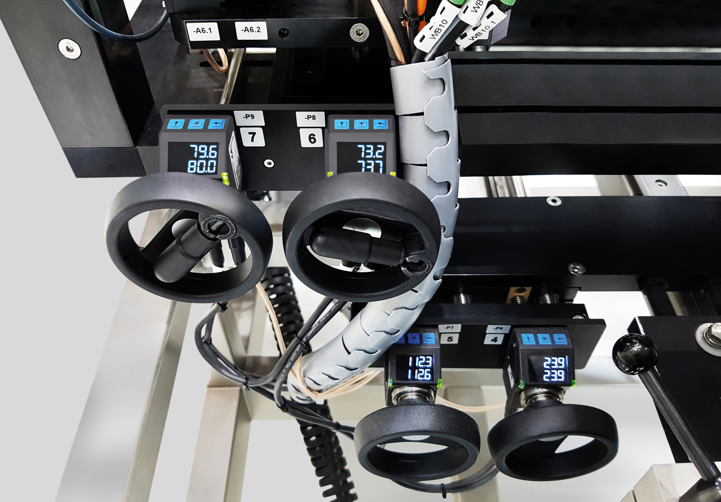 SIKO Positionsanzeigen des Typs AP05 an einer Verpackungsmaschine SIKO Positionsanzeigen des Typs AP05 an einer Verpackungsmaschine